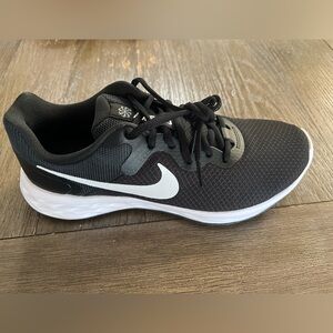 NIKE WOMENS REVOLUTION 6 NEXT NATURE DC3729-003. BLACK RUNNING SHOES SNEAKER 9.5